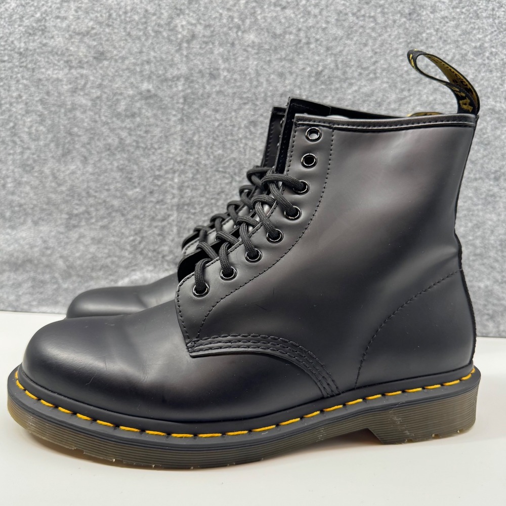 Dr. Martens 1460 Boots Mens 8 Womens 9 Black Smooth Leather 8-Eye Lace Up
